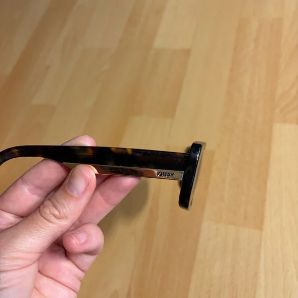 Quay Australia Karma Tortoise Shell Rectangle Sunglasses - Brown Gradient Lenses - Picture 7 of 13